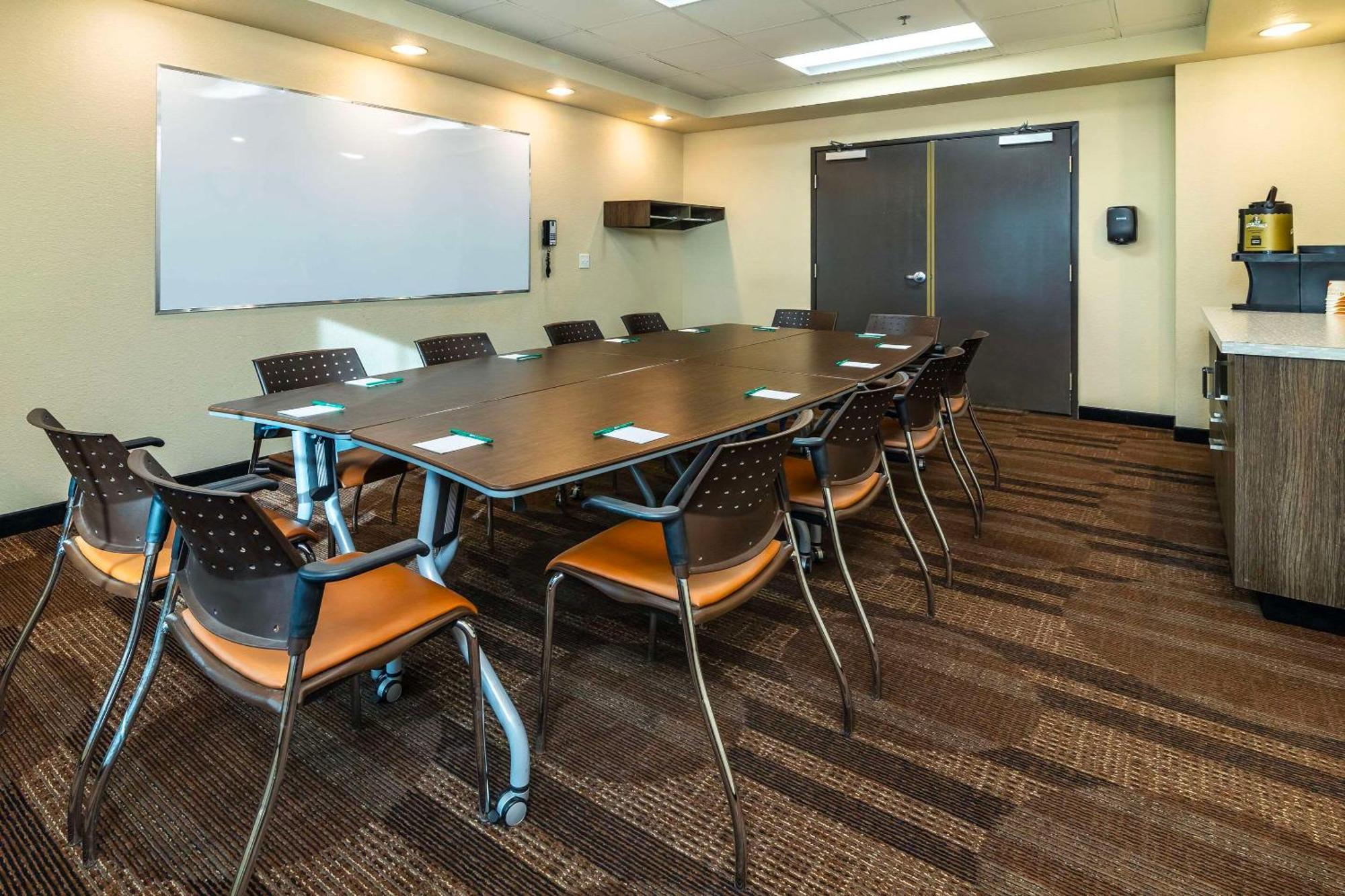 Quality Inn & Suites Moose Jaw Εξωτερικό φωτογραφία