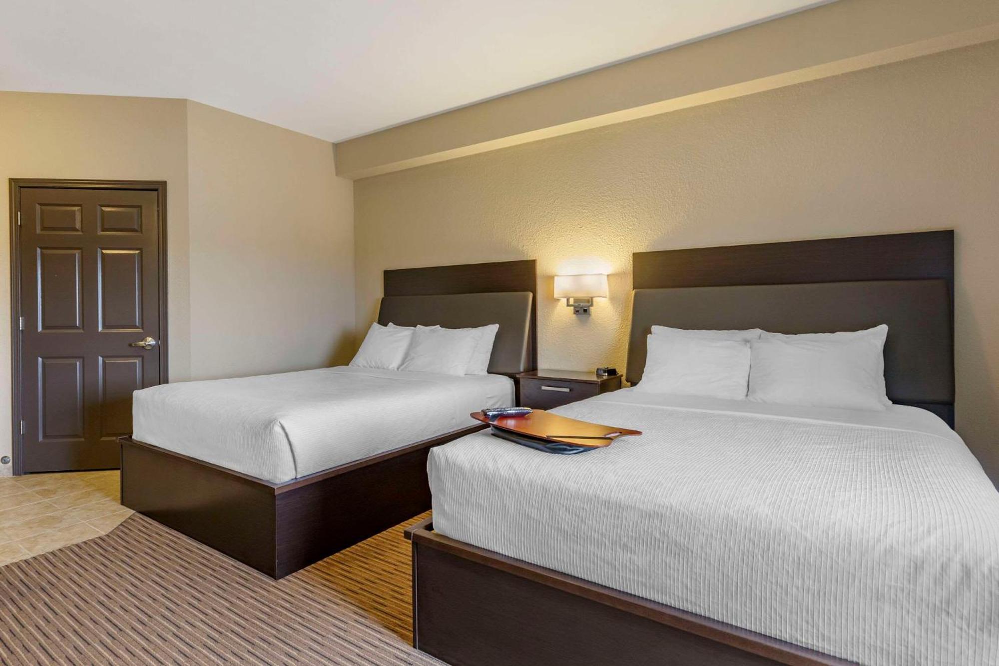 Quality Inn & Suites Moose Jaw Εξωτερικό φωτογραφία