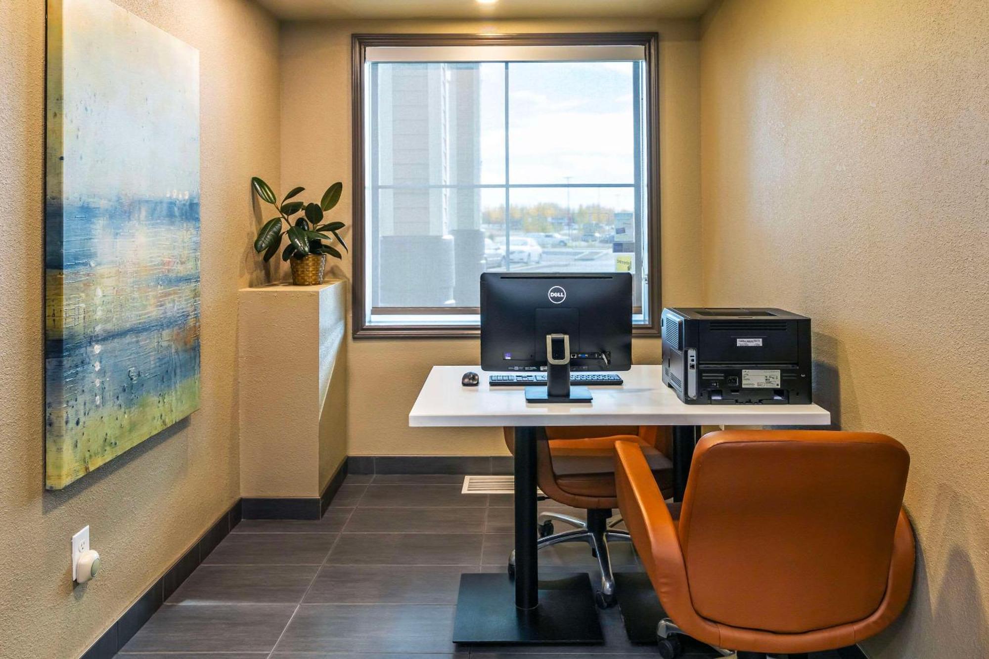 Quality Inn & Suites Moose Jaw Εξωτερικό φωτογραφία